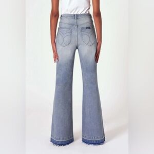 Chic Light Blue Flare Jeans